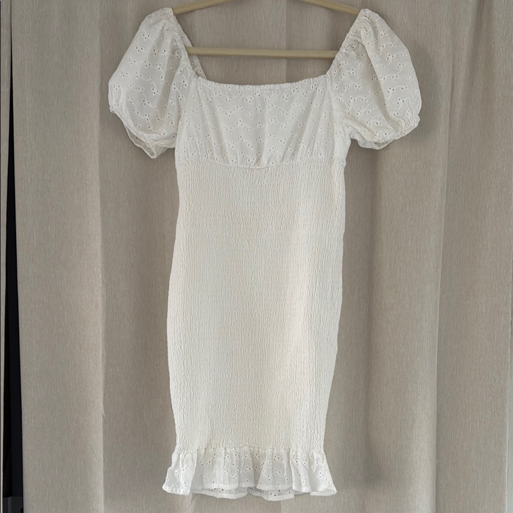 Nectar clothing White Sheath Mini Dress with Ruffled Puff Sleeves